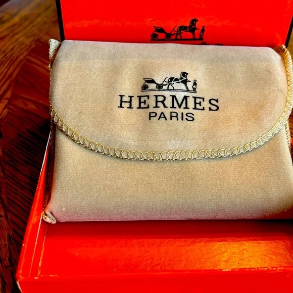 HOST PICK🎉NWOTHermes Calfskin wallet. Pouch/card&box.Seude interior&signage. - Picture 12 of 12